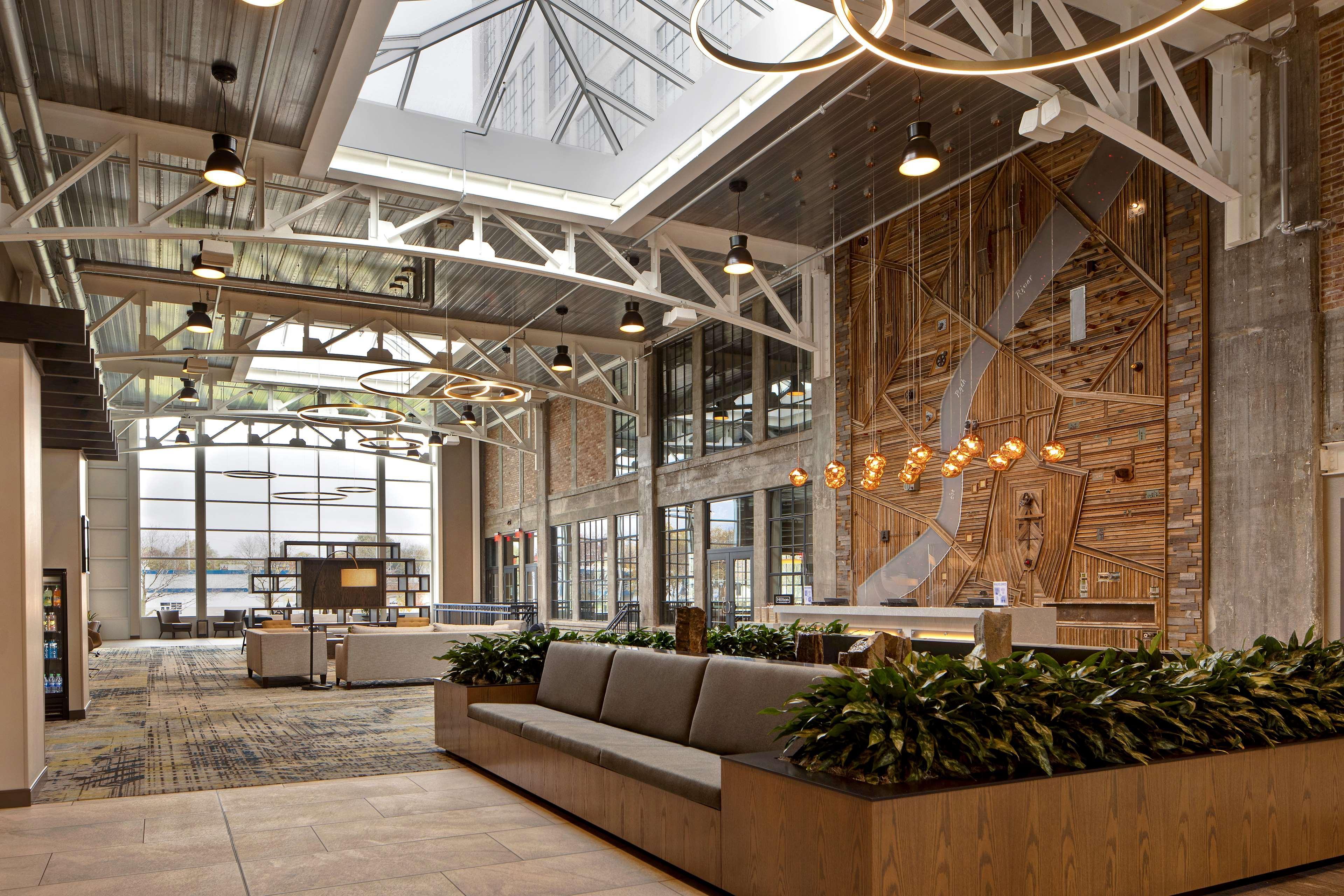Embassy Suites By Hilton Rockford Riverfront Buitenkant foto