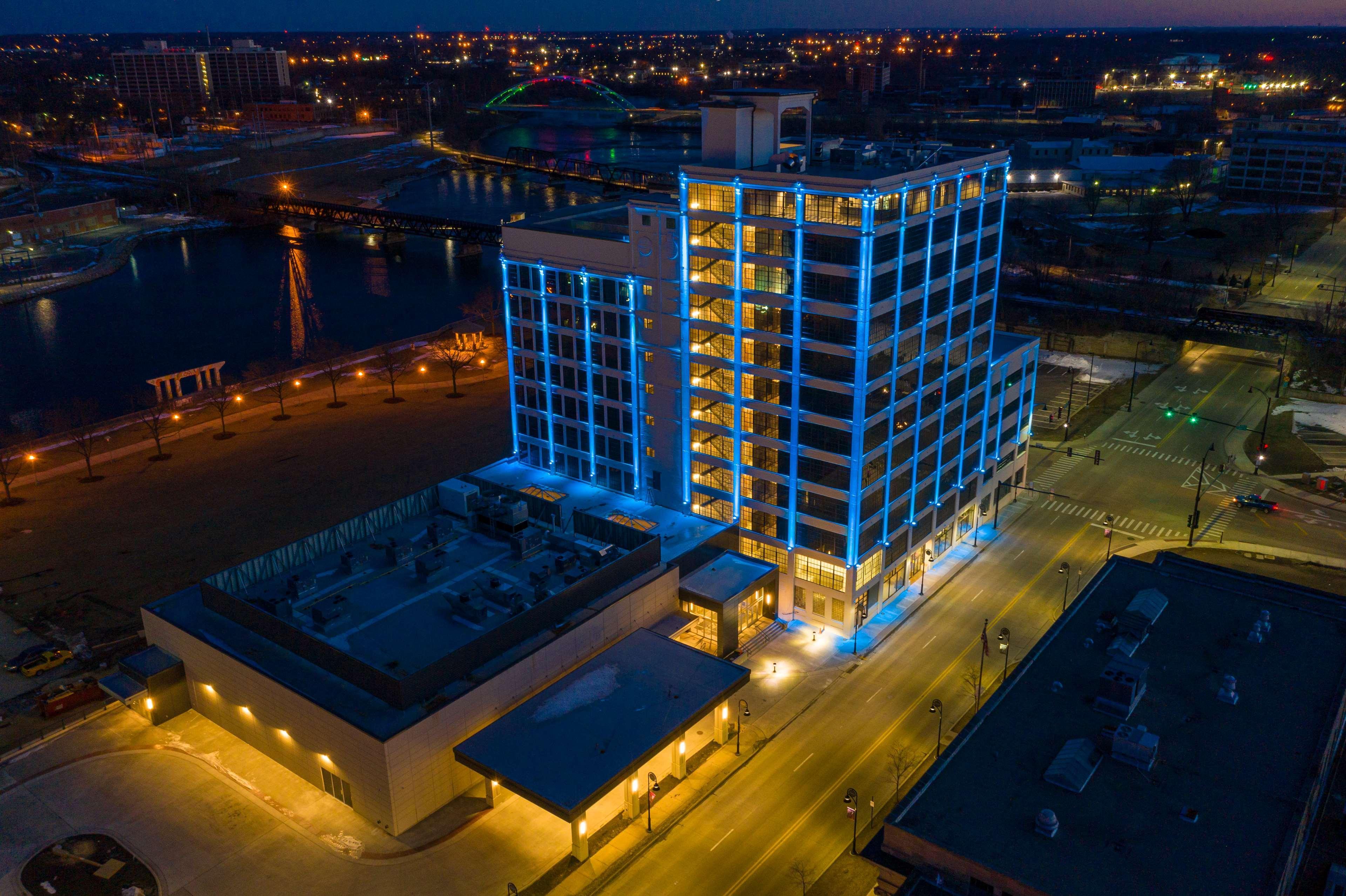 Embassy Suites By Hilton Rockford Riverfront Buitenkant foto