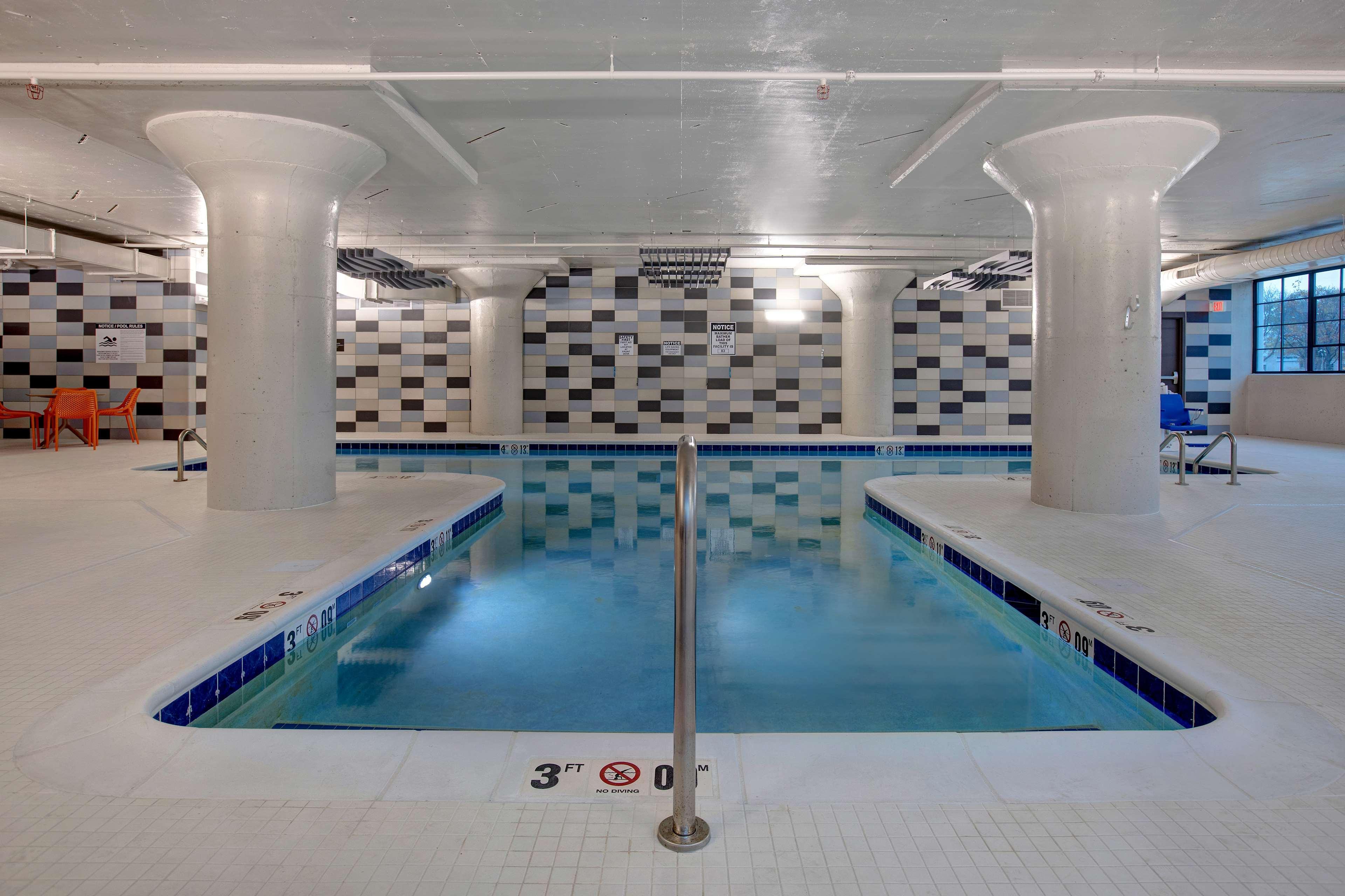 Embassy Suites By Hilton Rockford Riverfront Buitenkant foto