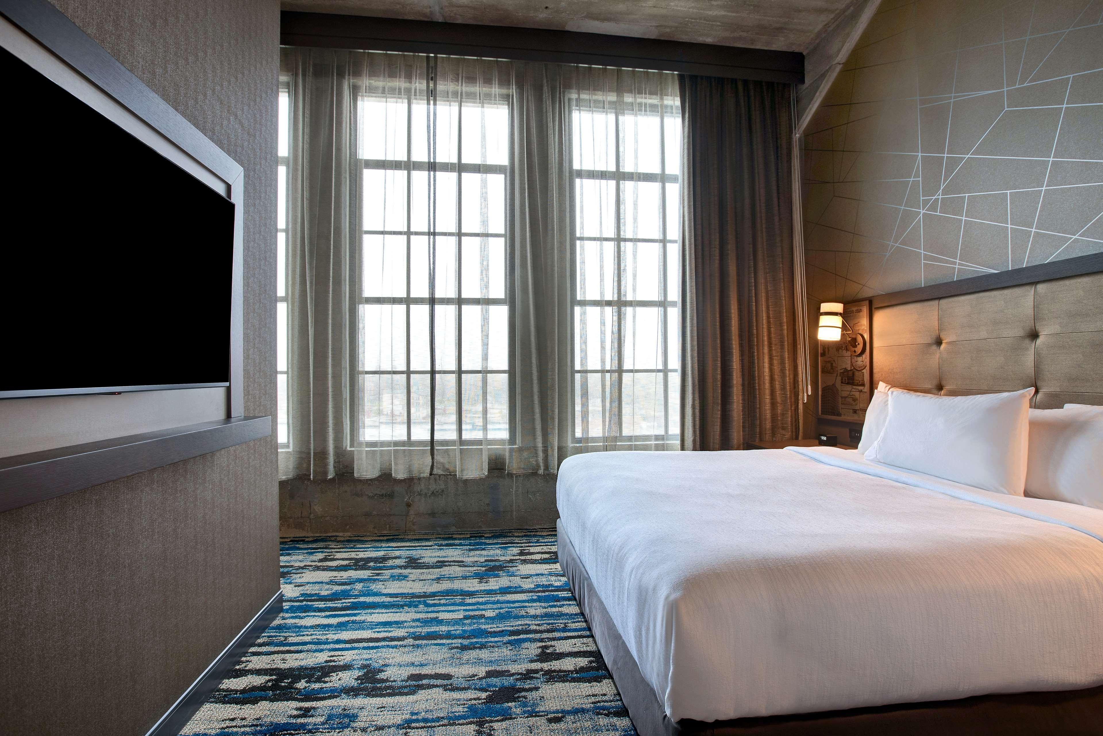 Embassy Suites By Hilton Rockford Riverfront Buitenkant foto