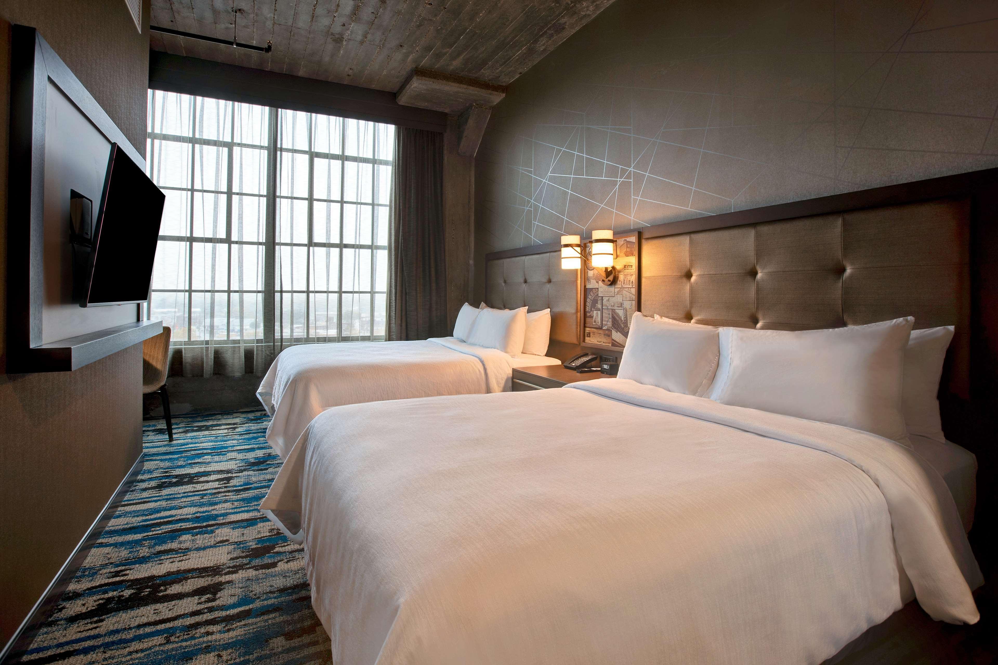 Embassy Suites By Hilton Rockford Riverfront Buitenkant foto