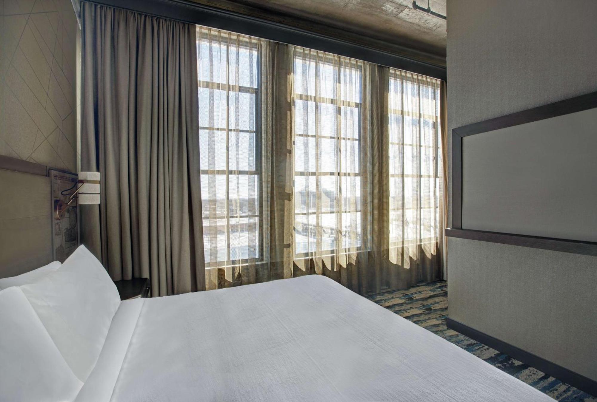 Embassy Suites By Hilton Rockford Riverfront Buitenkant foto