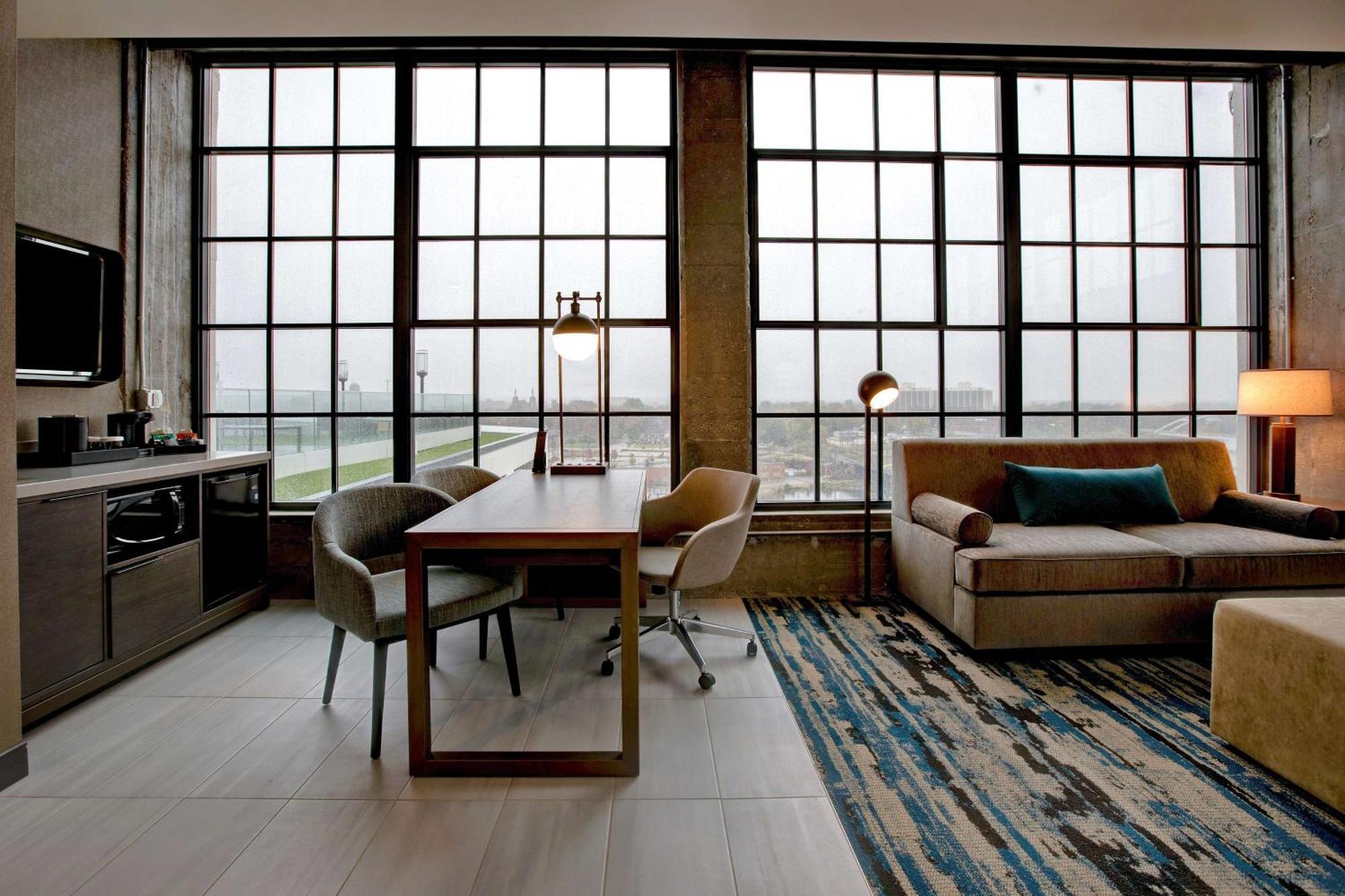 Embassy Suites By Hilton Rockford Riverfront Buitenkant foto
