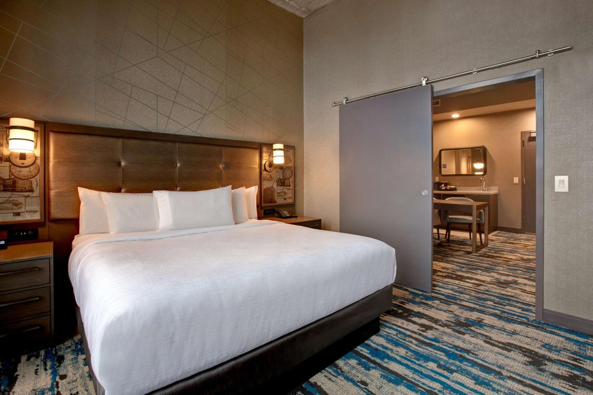 Embassy Suites By Hilton Rockford Riverfront Buitenkant foto