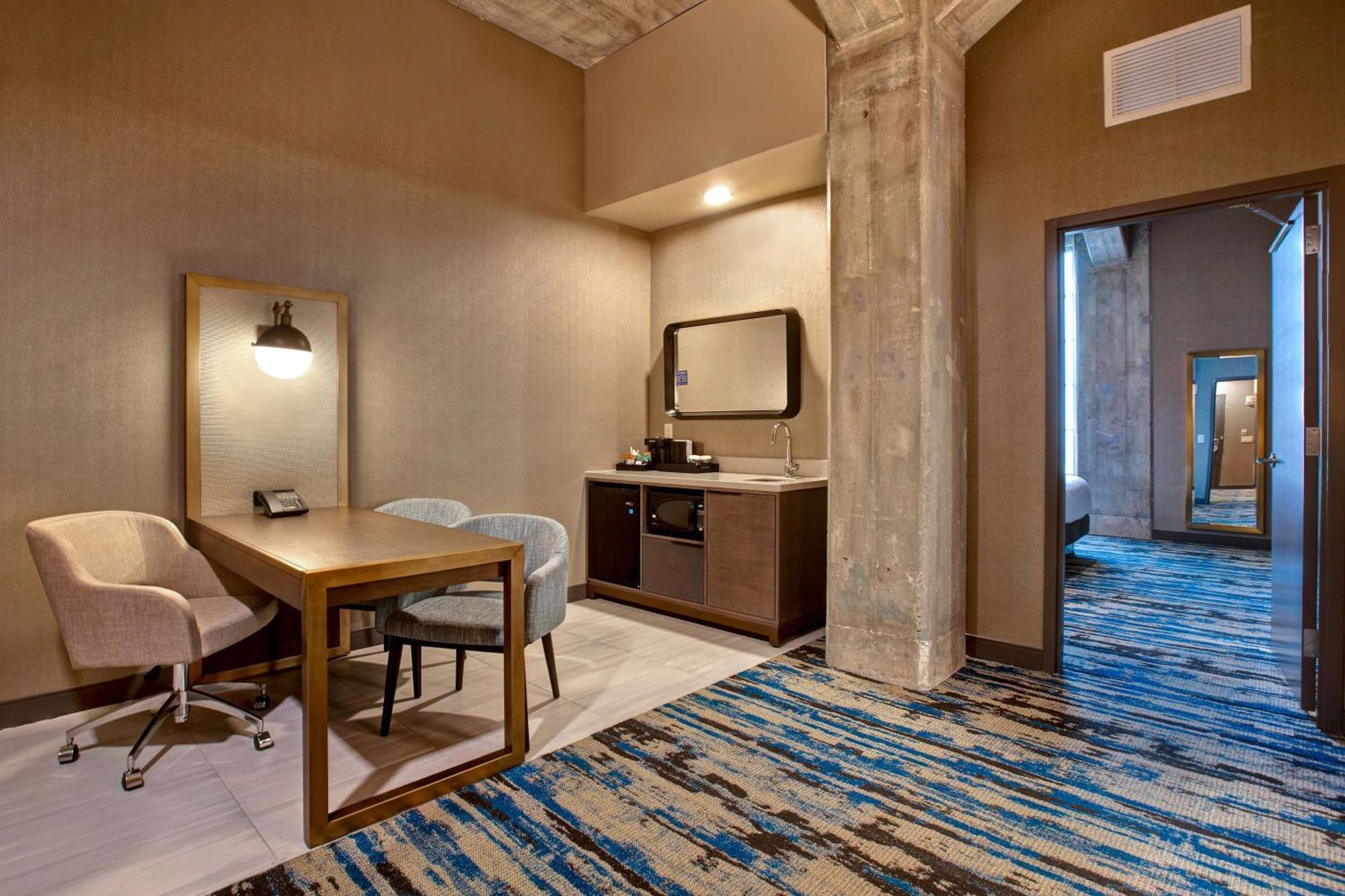Embassy Suites By Hilton Rockford Riverfront Buitenkant foto